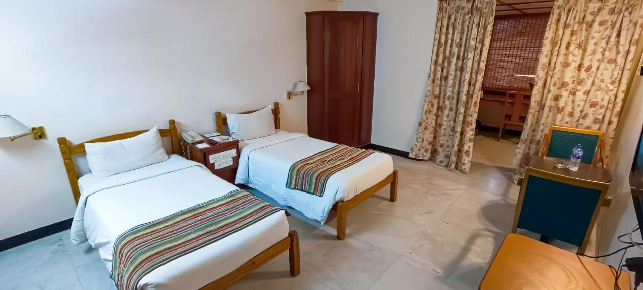 Bell Hotel Sivakasi ภายนอก รูปภาพ